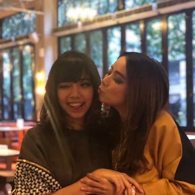 7 Portraits of Irene Librawati, Star of the Soap Opera 'NALURI HATI', with Her Daughter, Equally Beautiful - More Suitable as Sisters