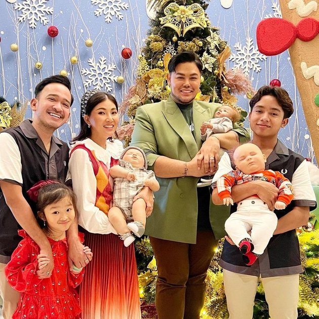 7 Portraits of Togetherness between Ivan Gunawan and Miracle and Marvel, His 'Children' who are Very Foreign, They Were Invited to Attend Christmas with the Ruben Onsu Family