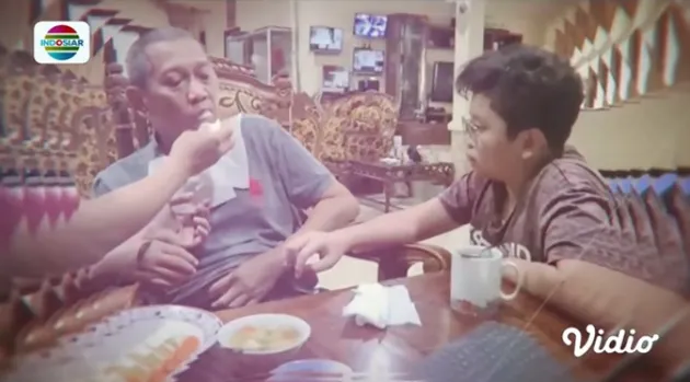 Pootret Zhovan temani Tukul Arwana.