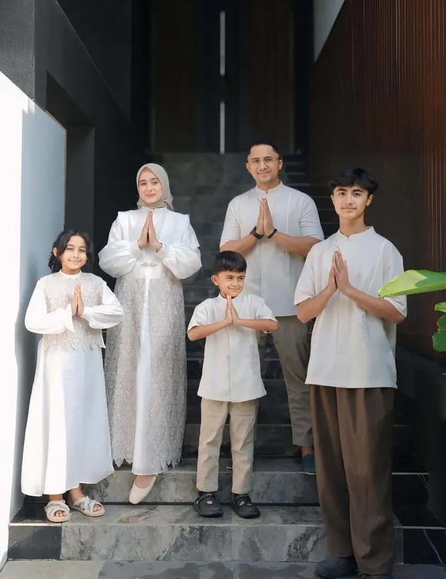 Keluarga Hengky Kurniawan saat Lebaran kompak
