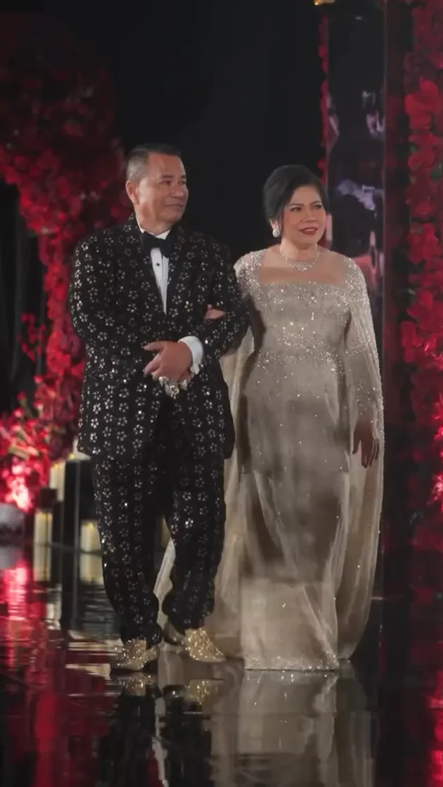 keluarga Hotman Paris Hutapea di resepsi pernikahan