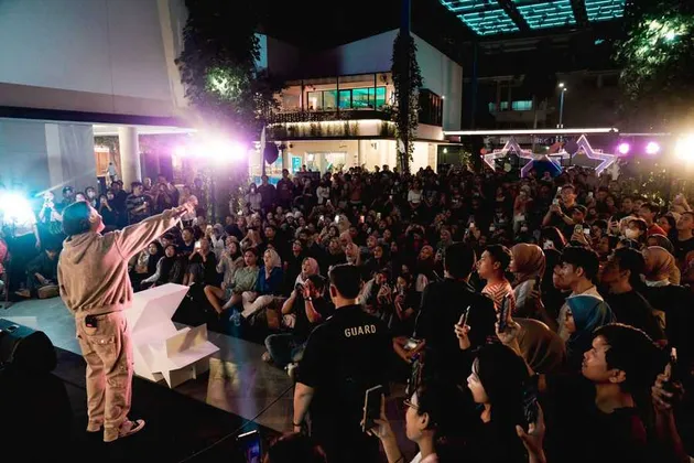 Konser Rizky Febian Converse