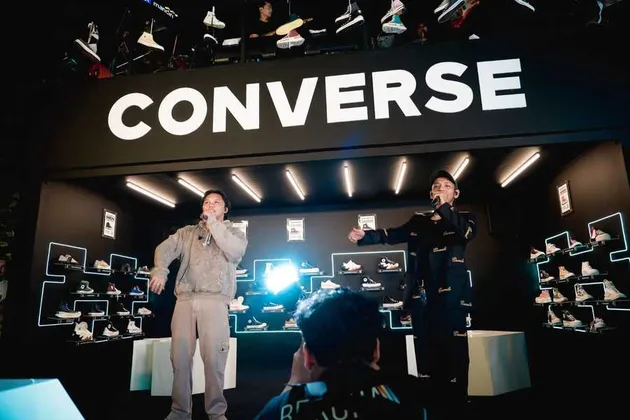 Konser Rizky Febian Converse