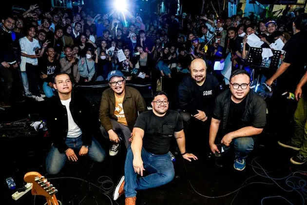 Konser Rizky Febian Converse