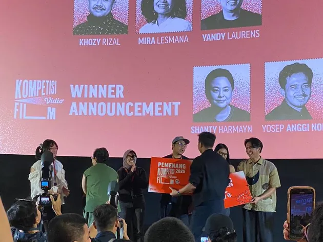 Pencuri Mimpi - Distopia dengan Suara Sosial