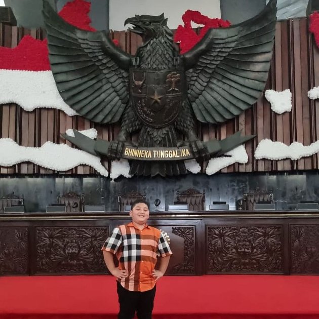7 Portraits of Krisdayanti Inviting Kellen Lemos to the Indonesian Parliament, Netizens: Mimi's Successor Candidate!