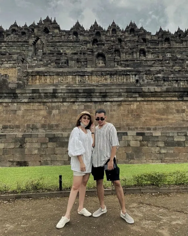 Krizna Fahrezi Asisten Ayu Ting Ting Penata Rambut 