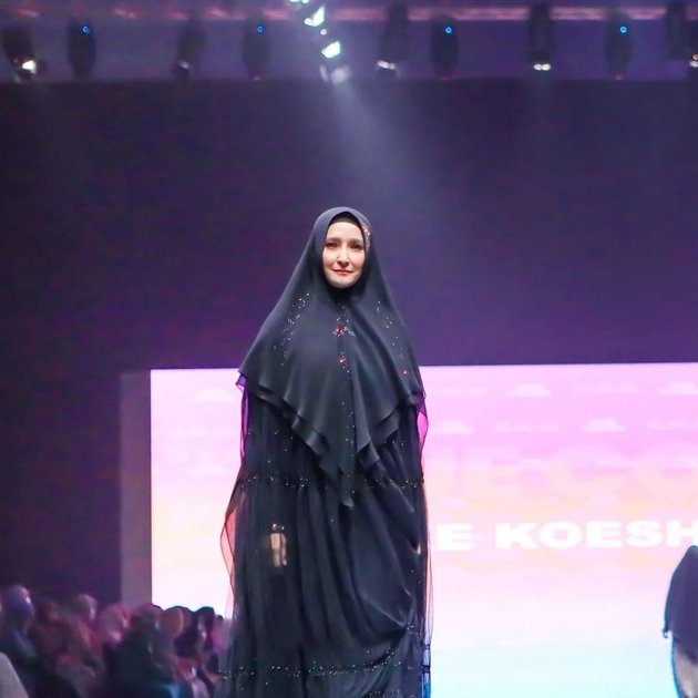 7 Rare Portraits of Inneke Koesherawati as a Muslim Fashion Brand Model, Never Upload a Selfie After Hijrah