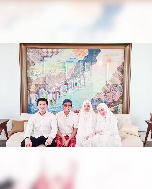 7 Portraits of Syahrini and Reino Barack's Eid Al-Fitr, Showing Intimacy with In-Laws