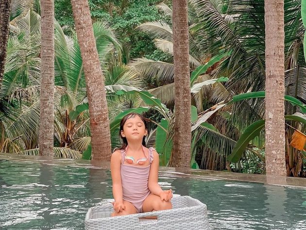 7 Photos of Gisella Anastasia's Vacation in Bali, Gempi Carried by Wijaya Saputra Becomes the Highlight