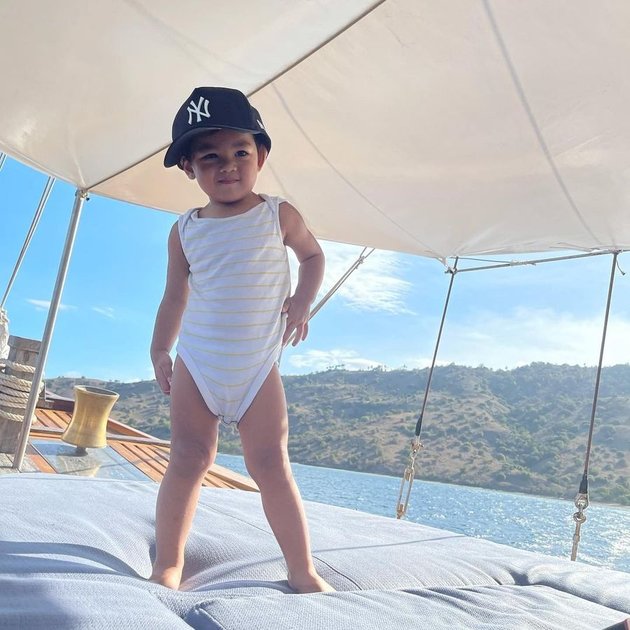 7 Portraits of Nikita Mirzani's Vacation in Labuan Bajo, Showing Body Goals in a Bikini - Netizens: Hot Nyai!