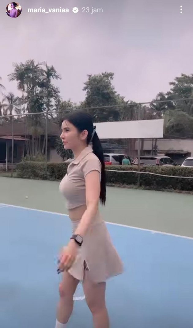 7 Portraits of Maria Vania Wearing Mini Outfits While Playing Tennis, Her Charm Makes Men Melt