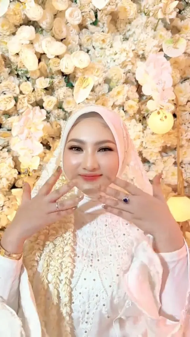 Istri Ressa Rizky Rossano