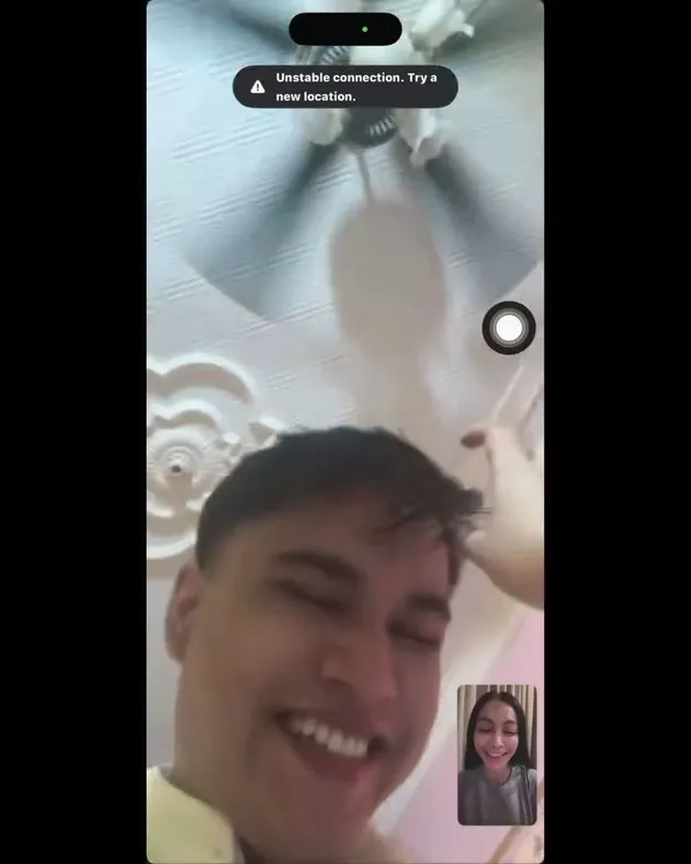 Denada dan anak video call
