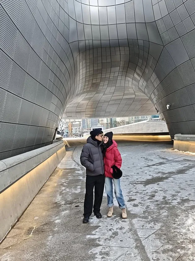 Mikha Tambayong dan Deva Mahenra