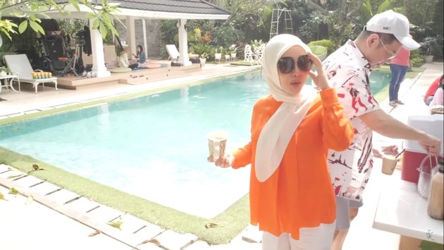 7 Funny Moments of Syahrini Being Hit by Her Own 'Car' by Her Nephew, She Screamed in Surprise and Complained in Sundanese Style