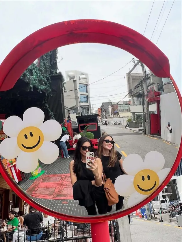 Potret Nabila Syakieb dan Yasmine Wildblood Jalan-Jalan ke Korea