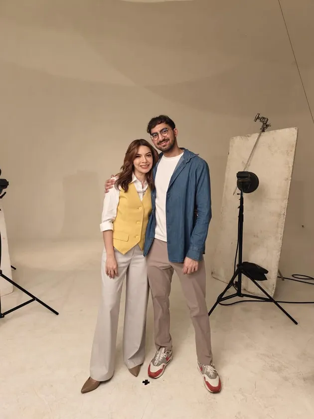 Potret Najwa Shihab bersama sang putra