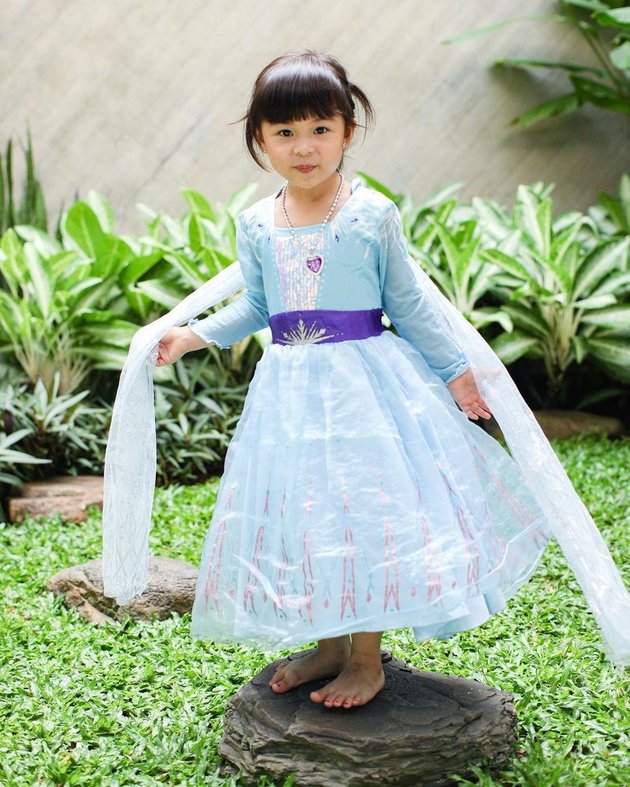 7 Portraits of Nastusha Putri Chelsea Olivia Looking Beautiful Like a Disney Princess, Wearing Anna 'FROZEN' Costume to Moana - But Mischievous