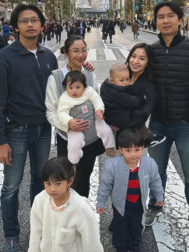 keluarga Nikita Willy Liburan di Jepang