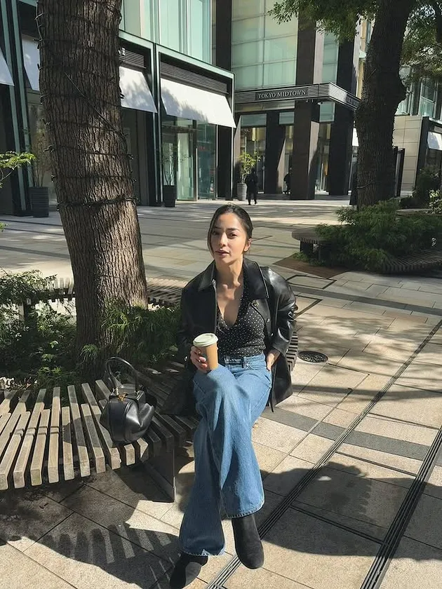 Nikita Willy ngopi santai saat Liburan di Jepang