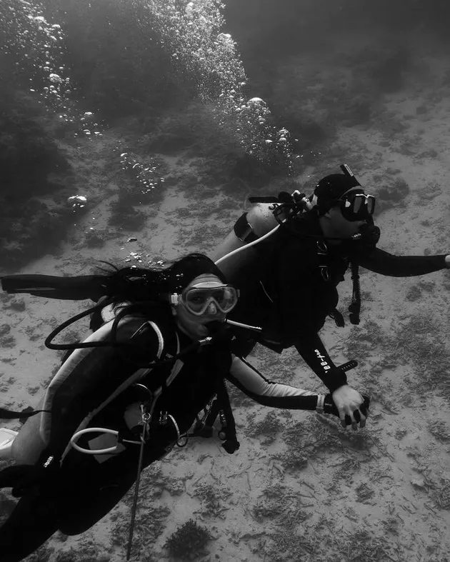 Omara Esteghlal Diving Pertama Kali Bareng Prilly 