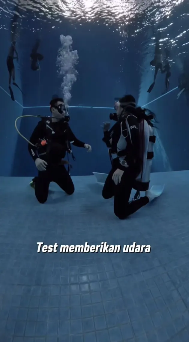 Omara Esteghlal Diving Pertama Kali Bareng Prilly 