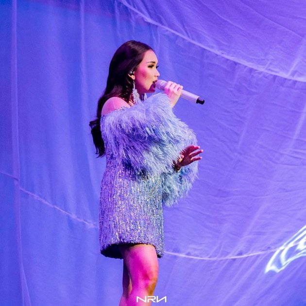 7 Stunning Photos of Ayu Ting Ting's Appearance, Wearing Glamorous Ruffle-style Clothes