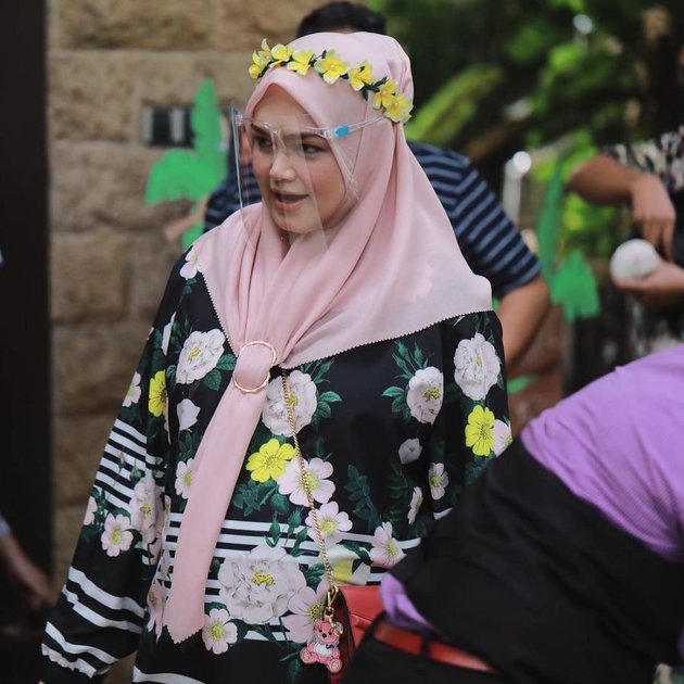7 Portraits of Siti Nurhaliza's Appearance at Aafiyah's Birthday, Baby Bump Getting Bigger - Enthusiasm as MC