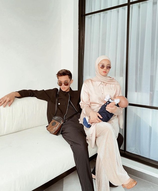 7 Portraits of Swag Appearance of Dinda Hauw and Rey Mbayang, Now Together with Baby Arshaka - Indonesian Version of Zayn Malik & Gigi Hadid