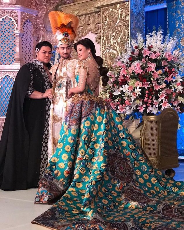 7 Portraits of the Wedding of the Son of the Candidate for Bupati Jember, Luxurious & Grandiose Ala-Ala Aladdin Film