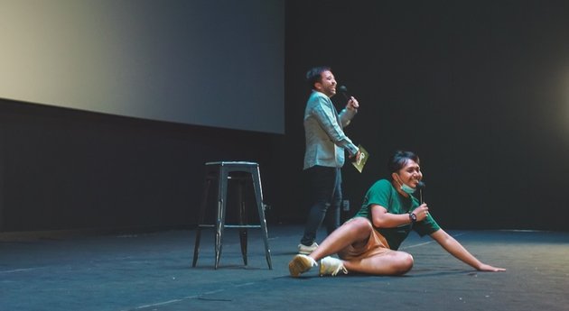 7 Portraits of Indonesia's Funny Assembly Show Titled 'NAKED COMEDY', Still Fun Despite Being Held with Strict Health Protocols