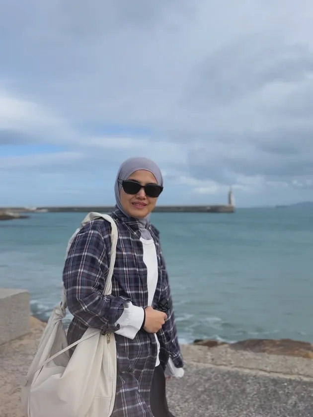 7 Photos of Ricky Harun and His Wife on Vacation in Tarifa, Like a ...