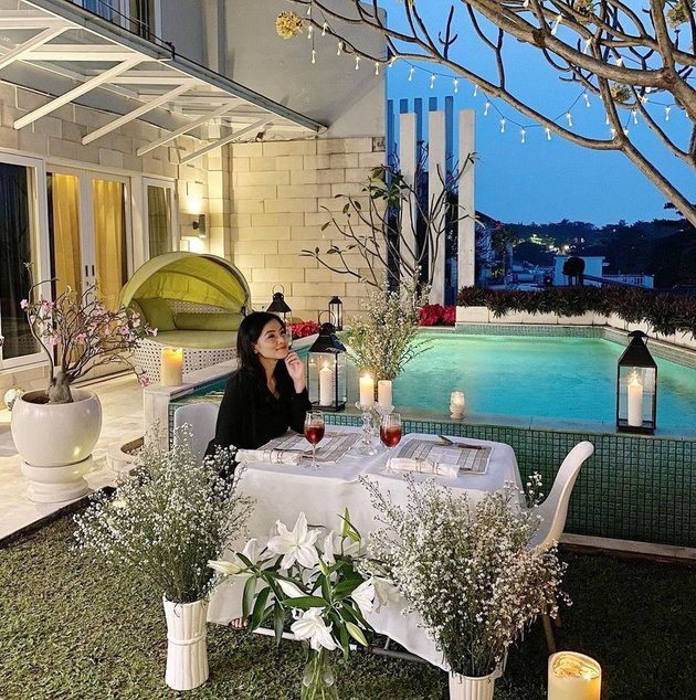 7 Luxurious Rooftop Portraits in Celebrity Homes, Some of which Have a Star Hotel Vibe - Ala Santorini