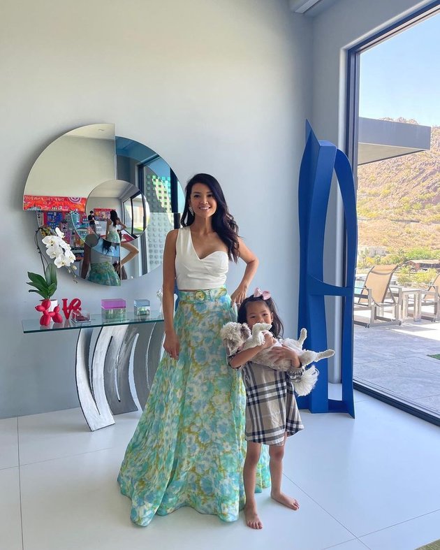 7 Pictures of Farah Quinn's Luxury House in America, Kitchen Becomes Favorite Spot with Her Husband Who is Also Good at Cooking