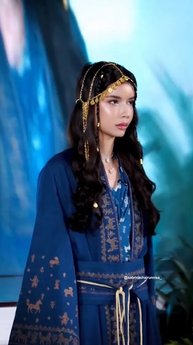 Sabrina Chairunnisa Tampil Jadi Model di Fashion Show