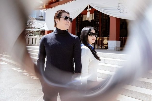 7 Portraits of Syahrini Wearing a Wig in Japan, Already Missed Her Long Hair - More Glamorous with Black Sunglasses