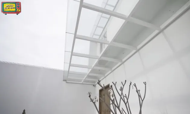 Teras Rumah Venna Melinda
