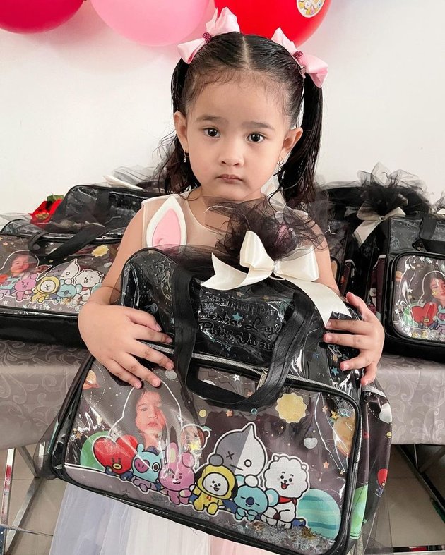 7 Latest Portraits of Aneska, Audy Item and Iko Uwais' Second Child Who Has Grown into a Cute Toddler with Chubby Cheeks