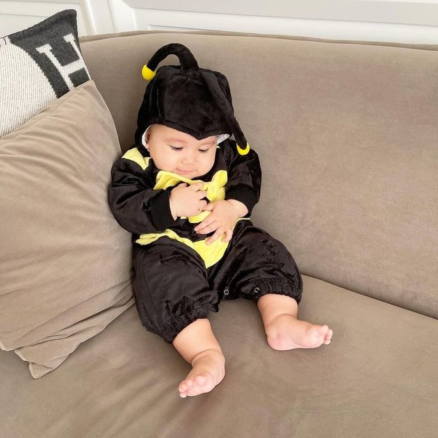 7 Latest Portraits of Baby Ukkasya, Zaskia Sungkar's Cute Butterfly-like Child, So Adorable - Called a Doll by Netizens