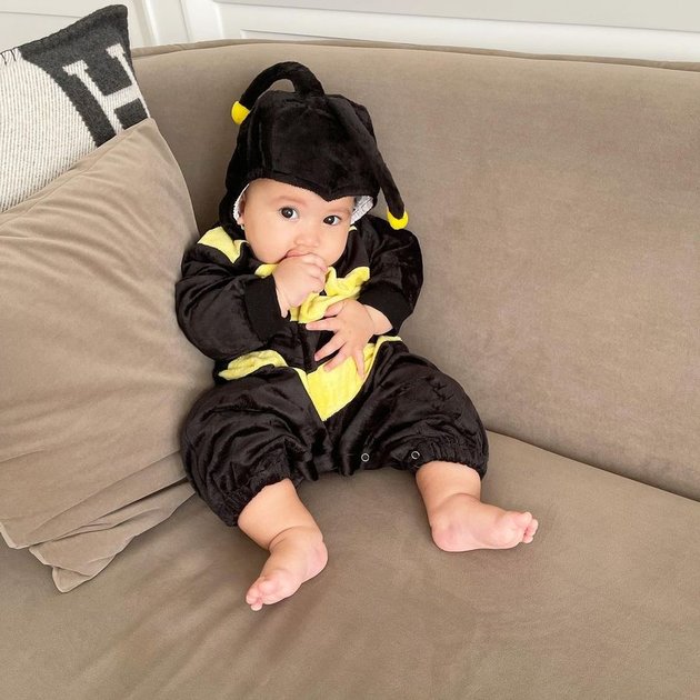 7 Latest Portraits of Baby Ukkasya, Zaskia Sungkar's Cute Butterfly-like Child, So Adorable - Called a Doll by Netizens