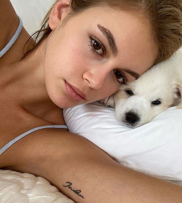 7 Latest Portraits of Kaia Gerber with Blonde Hair, Shining Even More Beautiful!