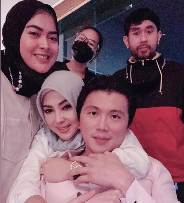 Syahrini Reino Barack