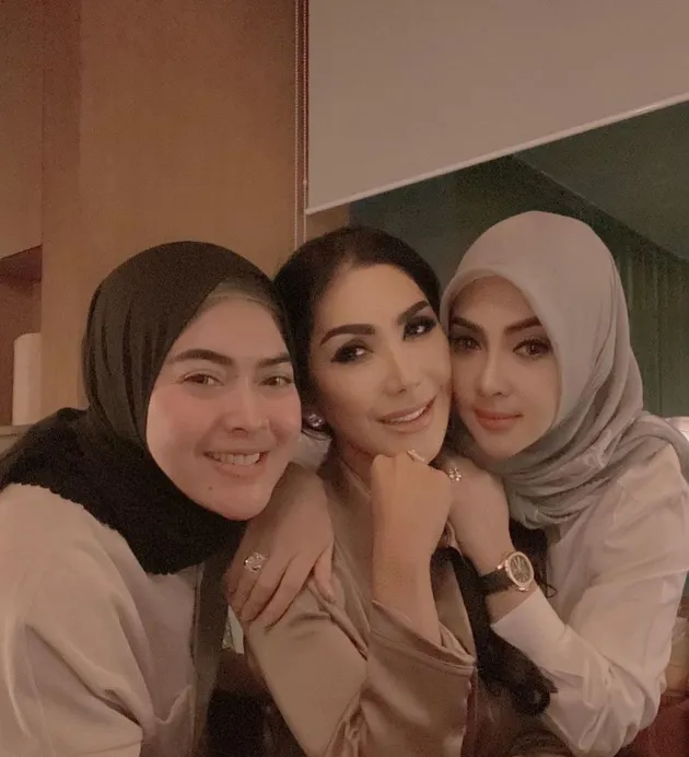 Syahrini Reino Barack