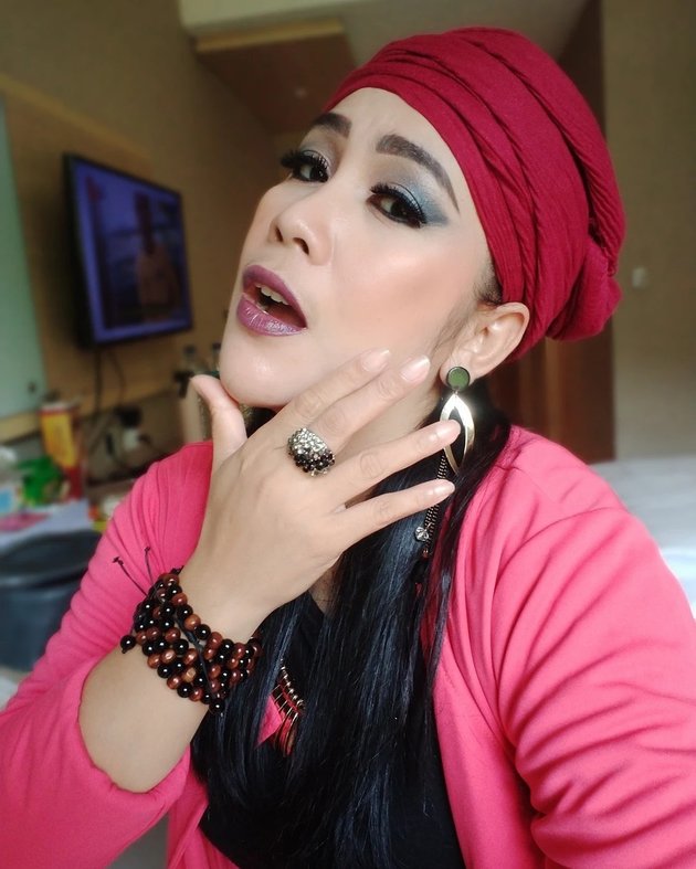 7 Latest Portraits of Rita Hamzah, Star of the Soap Opera 'BUKU HARIAN SEORANG ISTRI' When Wearing a Turban, Appearing Eccentric - Mysterious