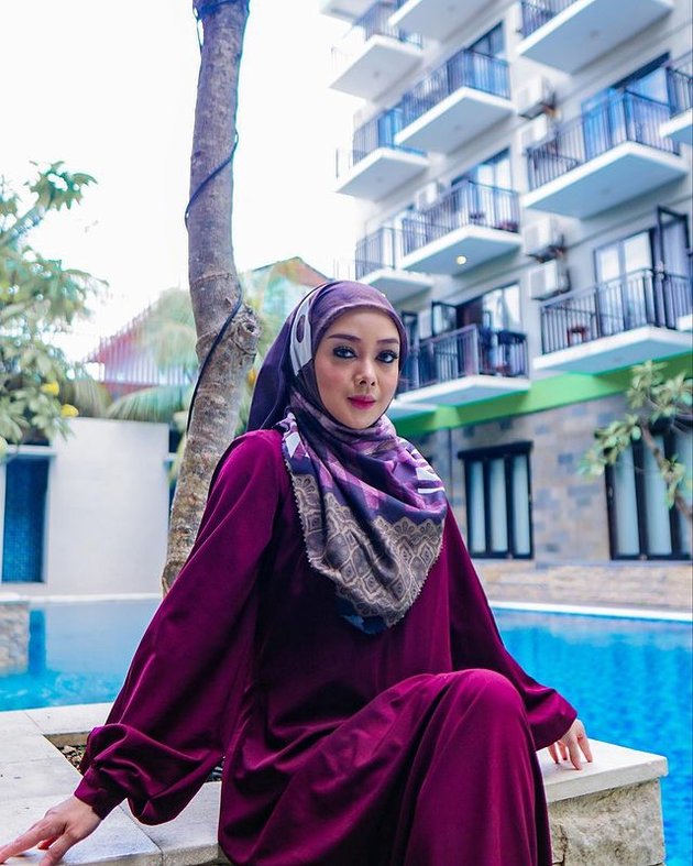 7 Portraits of Terry Putri who is becoming more beautiful and graceful in Hijab Syar'i, Reaping Praise