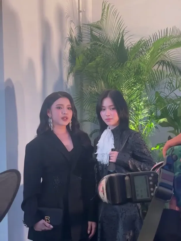 Potret Tiara Andini berpose bersama Ryujin ITZY