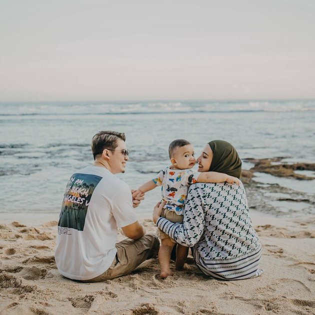 7 Pictures of Ukkasya's Vacation to Bali, Looking Cool and Handsome When Attending a Wedding - Flying First Class with Branded Outfit from Head to Toe