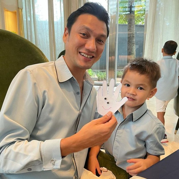 7 Portraits of Christian Sugiono's 40th Birthday, Celebrated in a Luxury Hotel - Received Sweet Greeting Cards from Children