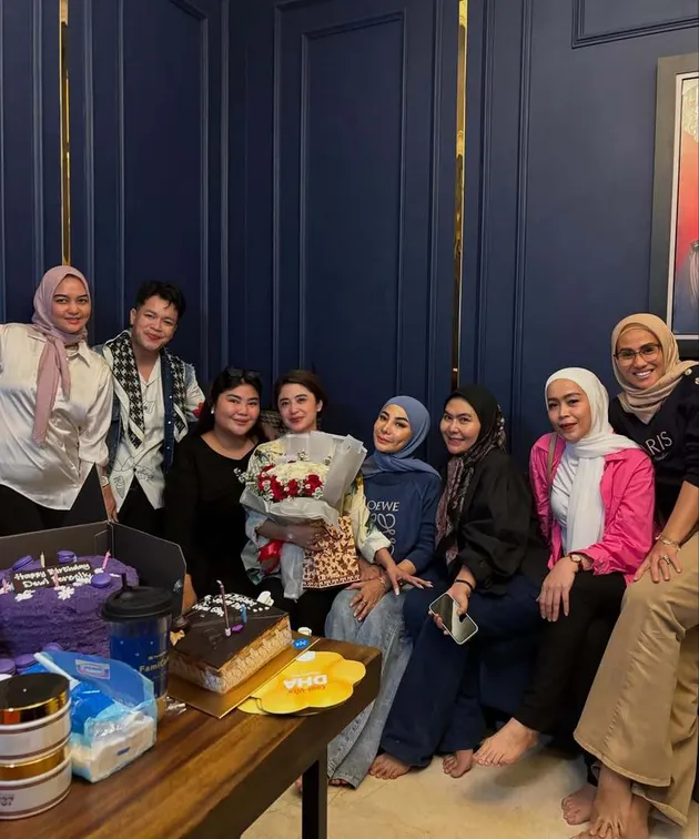 Dewi Persik ulang tahun